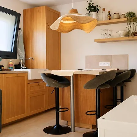 Garden Spot Chic Stay, Jacuzzi, Bbq & Parking Daire