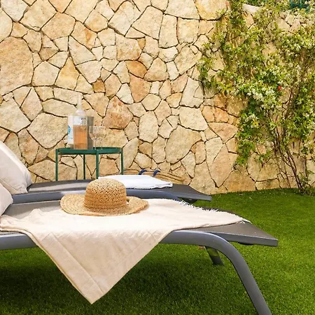 Garden Spot Chic Stay, Jacuzzi, Bbq & Parking *